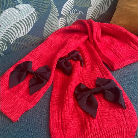 Kate Spade New York Bright Red 100% Wool Scarf Black Bow Accents - Picture 3 of 7